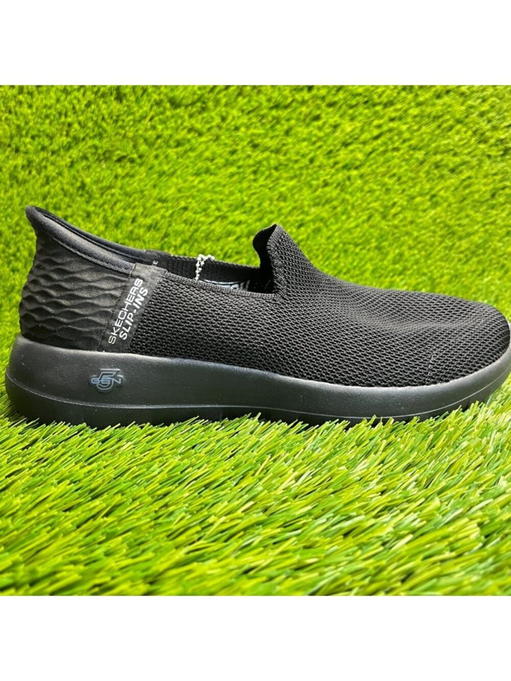 Skechers Go Walk Joy‎ Vela Womens Size 6D Black Walking Slip-ins Shoes Sneakers